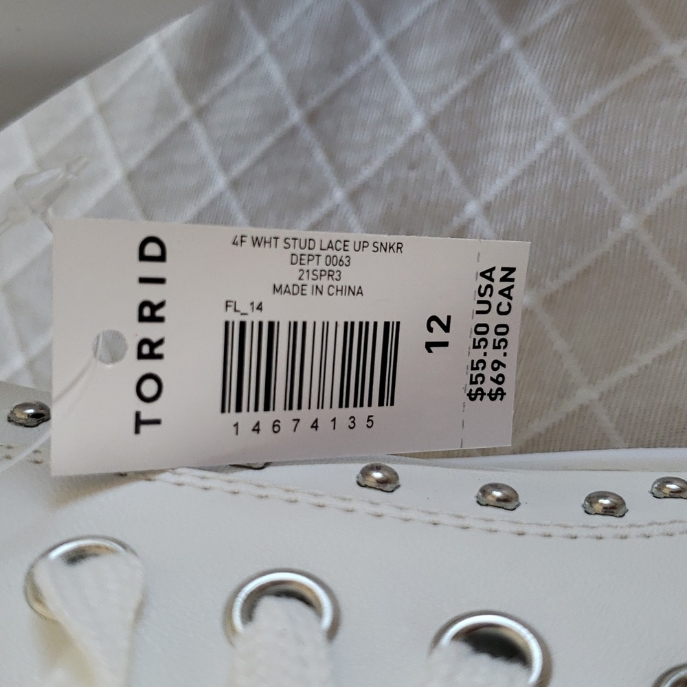 TORRID WHITE FAUX LEATHER STUDDED LACE-UP SNEAKERs 12 (WW) Shoes - Picture 5 of 7